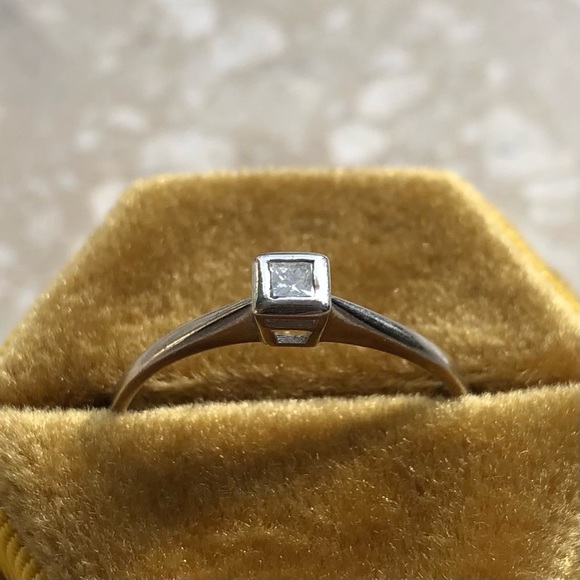 Princess Diamond White Gold Bezel Vintage Solitaire Ring - Picture 11 of 13